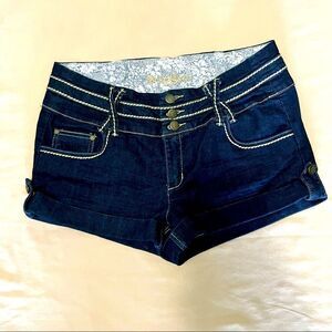 Boom boom jeans shorts in a size 13.